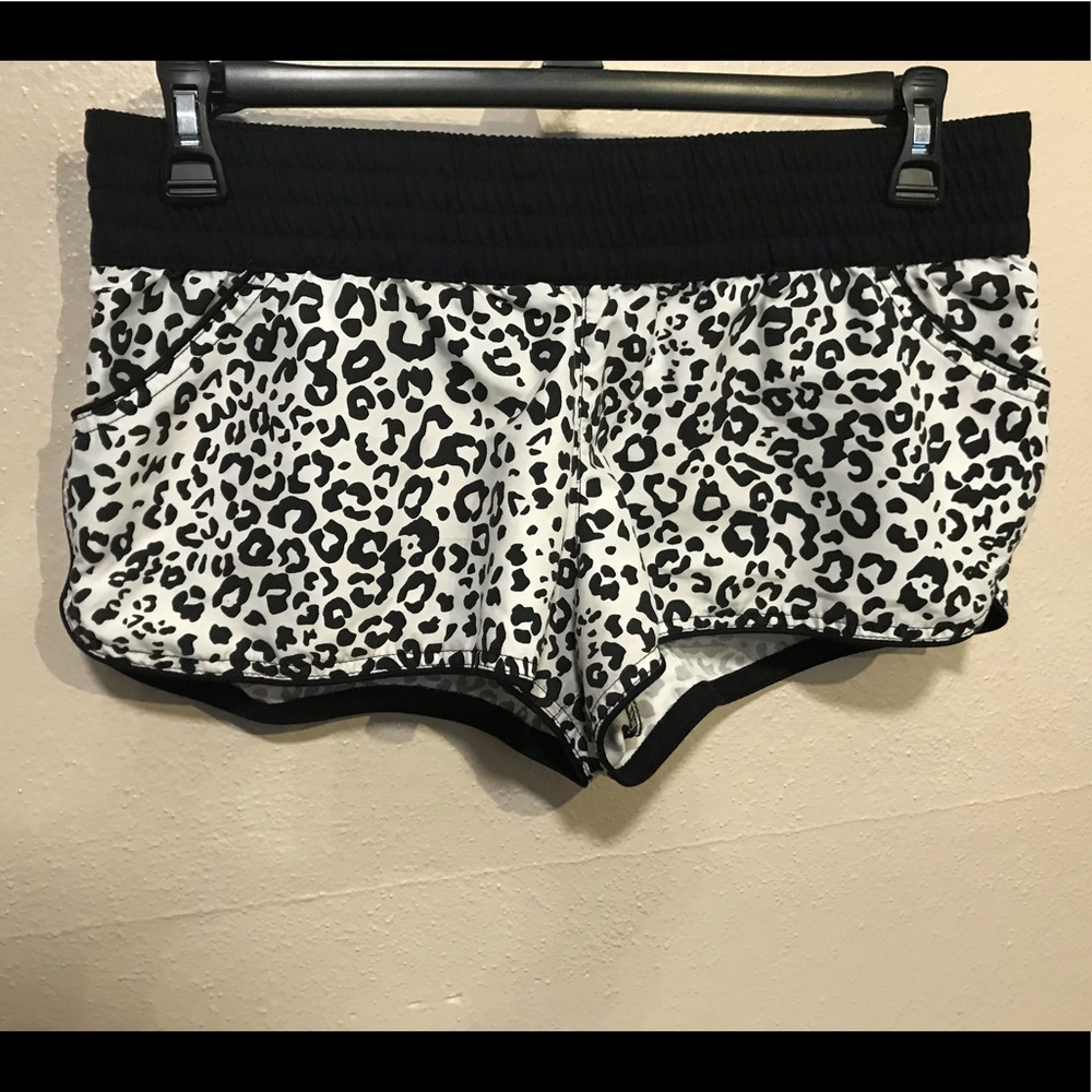 Black & white leopard shorts
